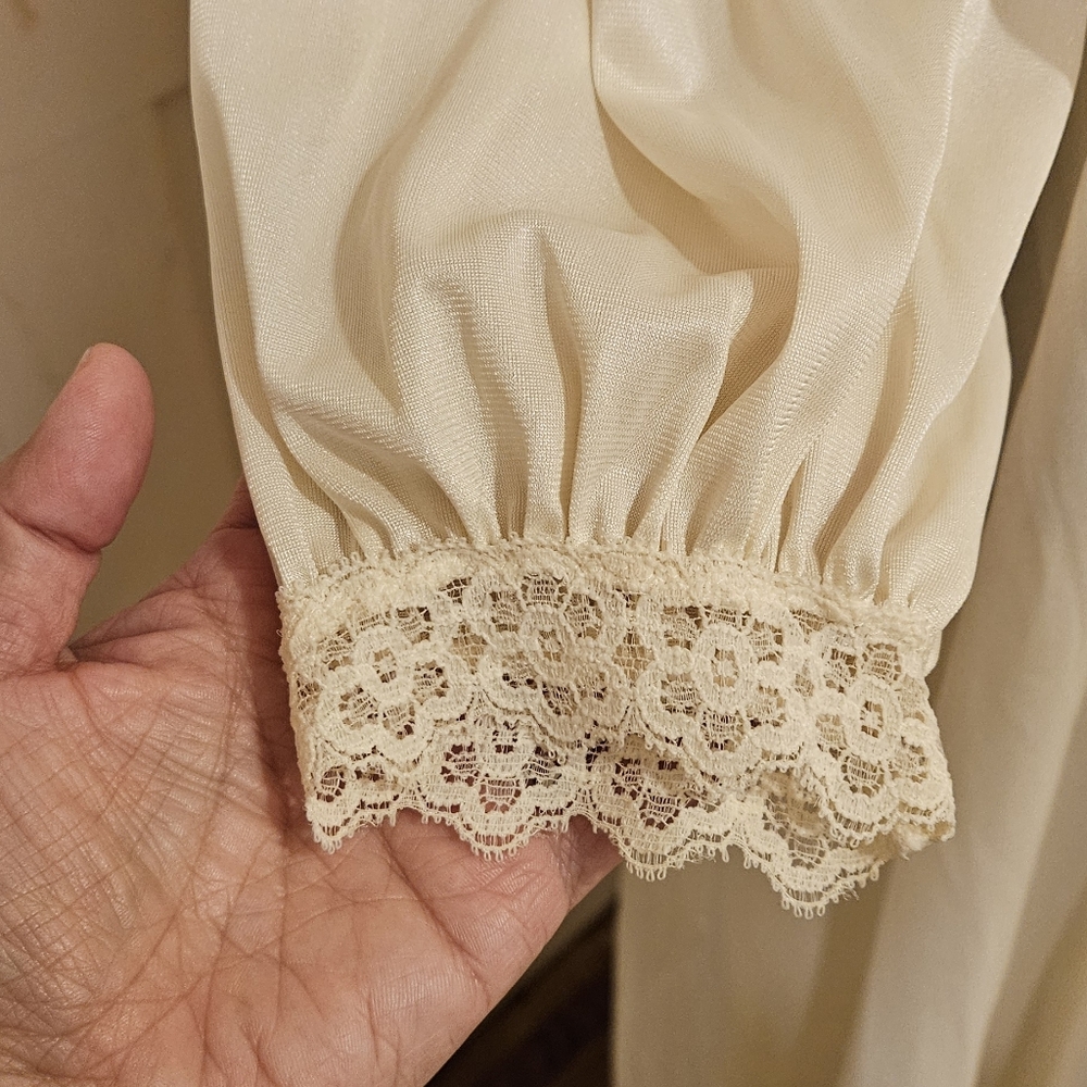 Vintage JCPenney Ivory Nylon Nightgown Lace Smocked Long Sleeve M - Picture 4 of 10
